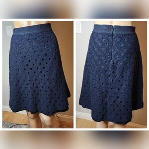 Lands' End Eyelet Navy knit a-line skirt. Women's size 8